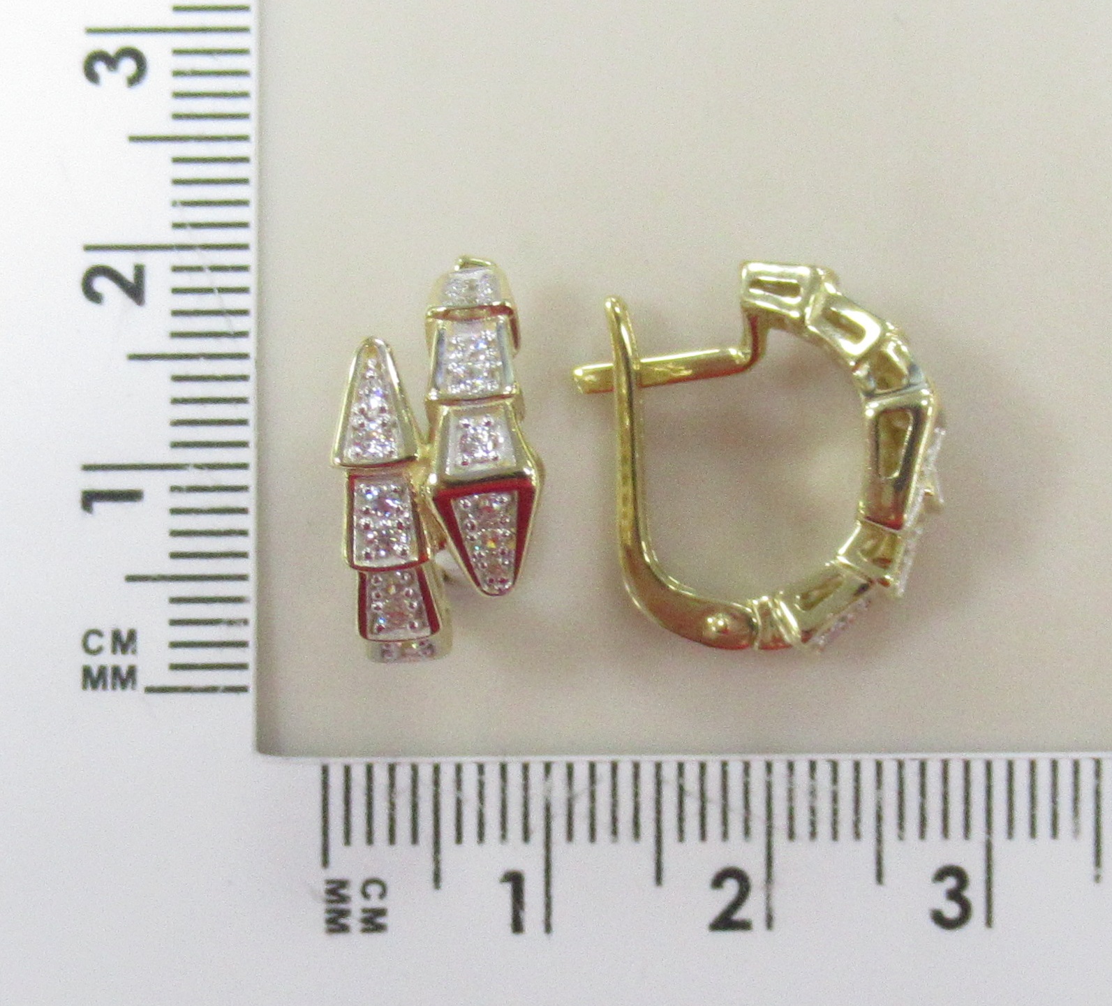 10513-000026 Серьги (Au 585)